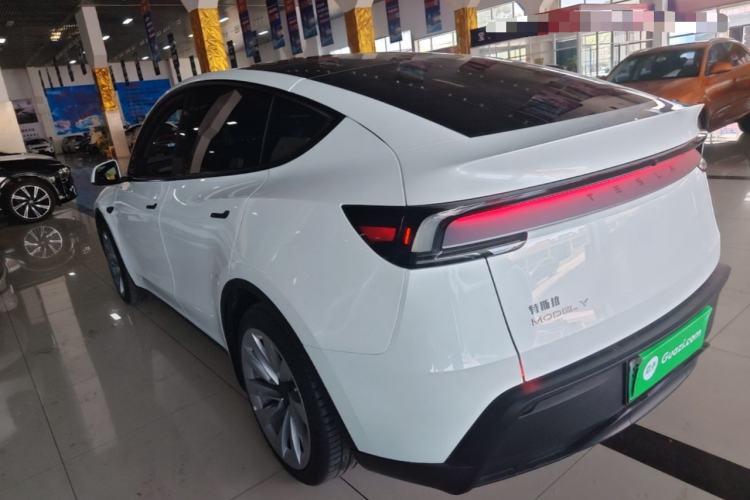 Used Tesla Model Y 2026 Rear-Drive Model Exterior 2