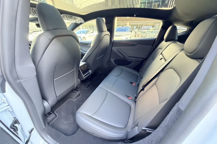 Used Tesla Model Y 2026 Rear-Drive Model Exterior 2
