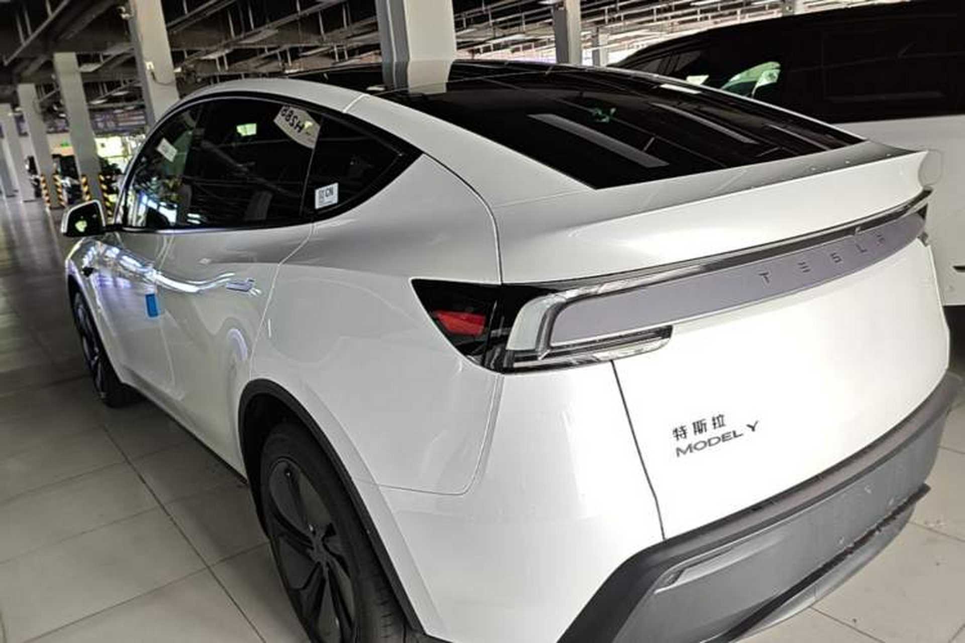 Used Tesla Model Y 2026 Rear-Drive Model Exterior 2