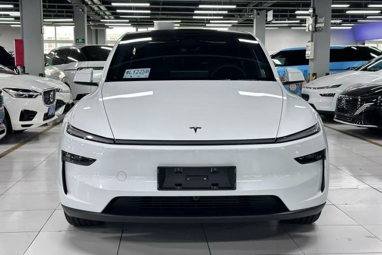 Used Tesla Model Y 2026 Rear-Drive Model Exterior 2