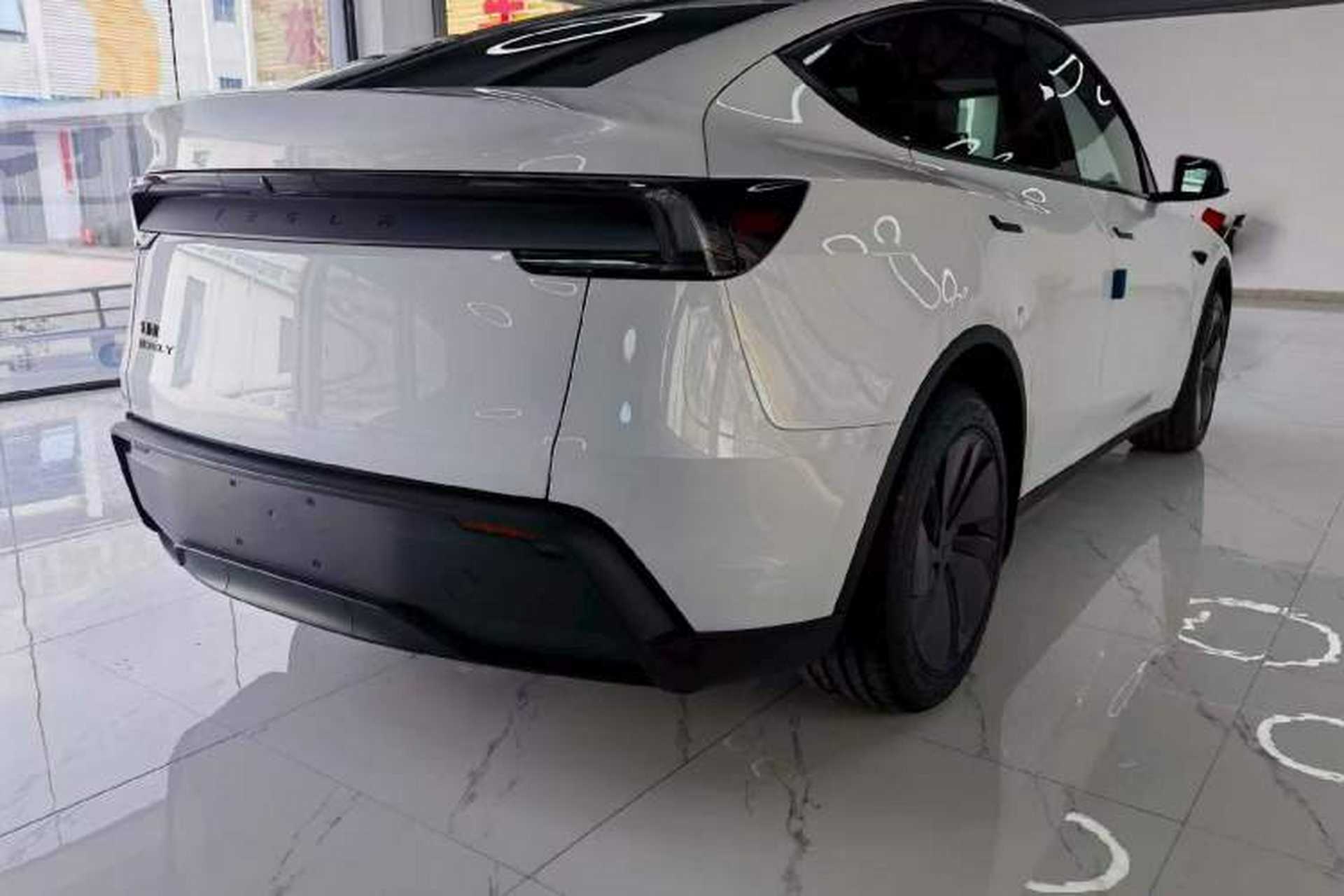 Used Tesla Model Y 2026 Rear-Drive Model Exterior 2