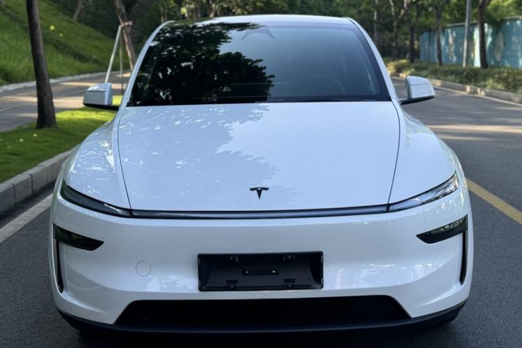Used Tesla Model Y 2026 Facelifted Long-Range Rear-Drive Model Exterior 3