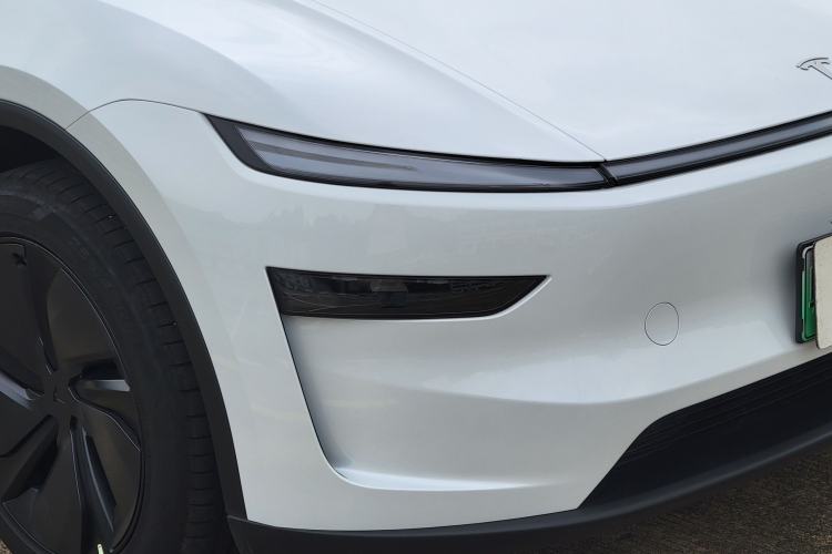 Used Tesla Model Y 2026 Model Long-Range Rear-Wheel-Drive Version Exterior 3