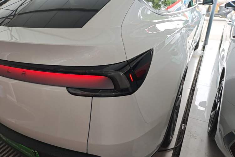 Used Tesla Model Y 2026 Rear-Drive Model Exterior 3