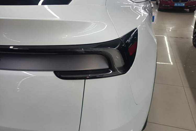 Used Tesla Model Y 2026 Rear-Drive Model Exterior 3