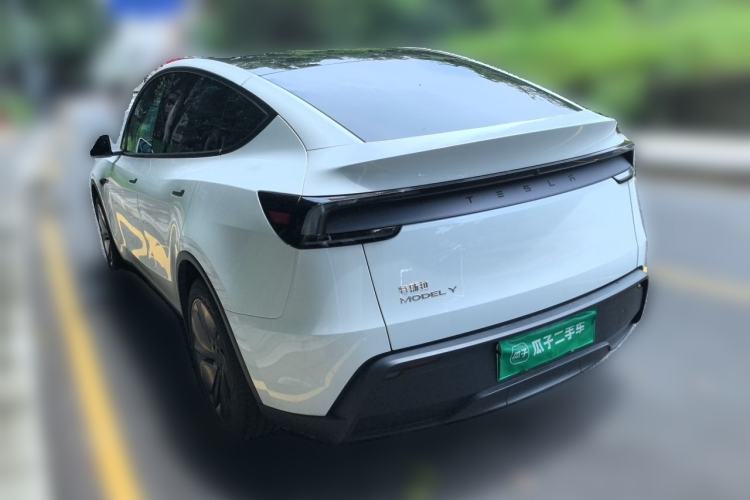 Used Tesla Model Y 2026 Rear-Drive Model Exterior 3