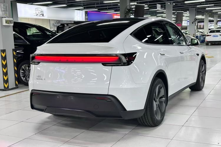 Used Tesla Model Y 2026 Rear-Drive Model Exterior 3