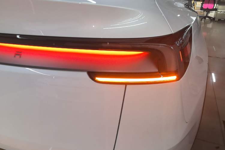 Used Tesla Model Y 2026 Rear-Drive Model Exterior 3