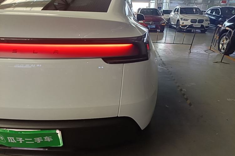 Used Tesla Model Y 2026 Model Long-Range Rear-Wheel-Drive Version Exterior 3