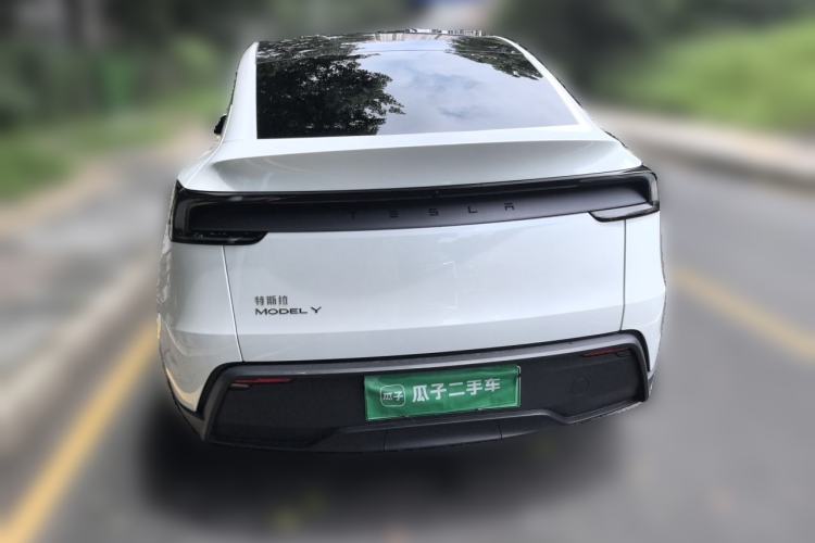 Used Tesla Model Y 2026 Rear-Drive Model Exterior 4