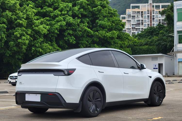 Used Tesla Model Y 2026 Model Long-Range Rear-Wheel-Drive Version Exterior 5
