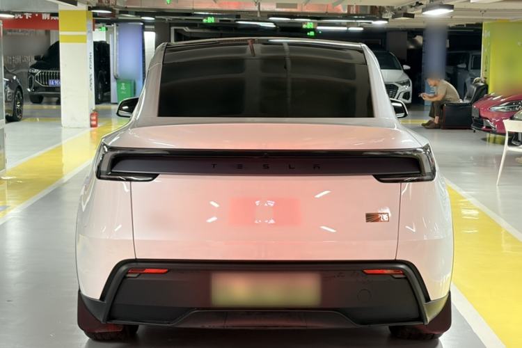 Used Tesla Model Y 2026 Rear-Drive Model Exterior 5