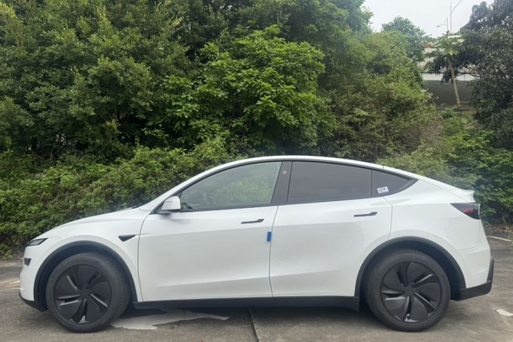 Used Tesla Model Y 2026 Model Long-Range Rear-Wheel-Drive Version Exterior 5