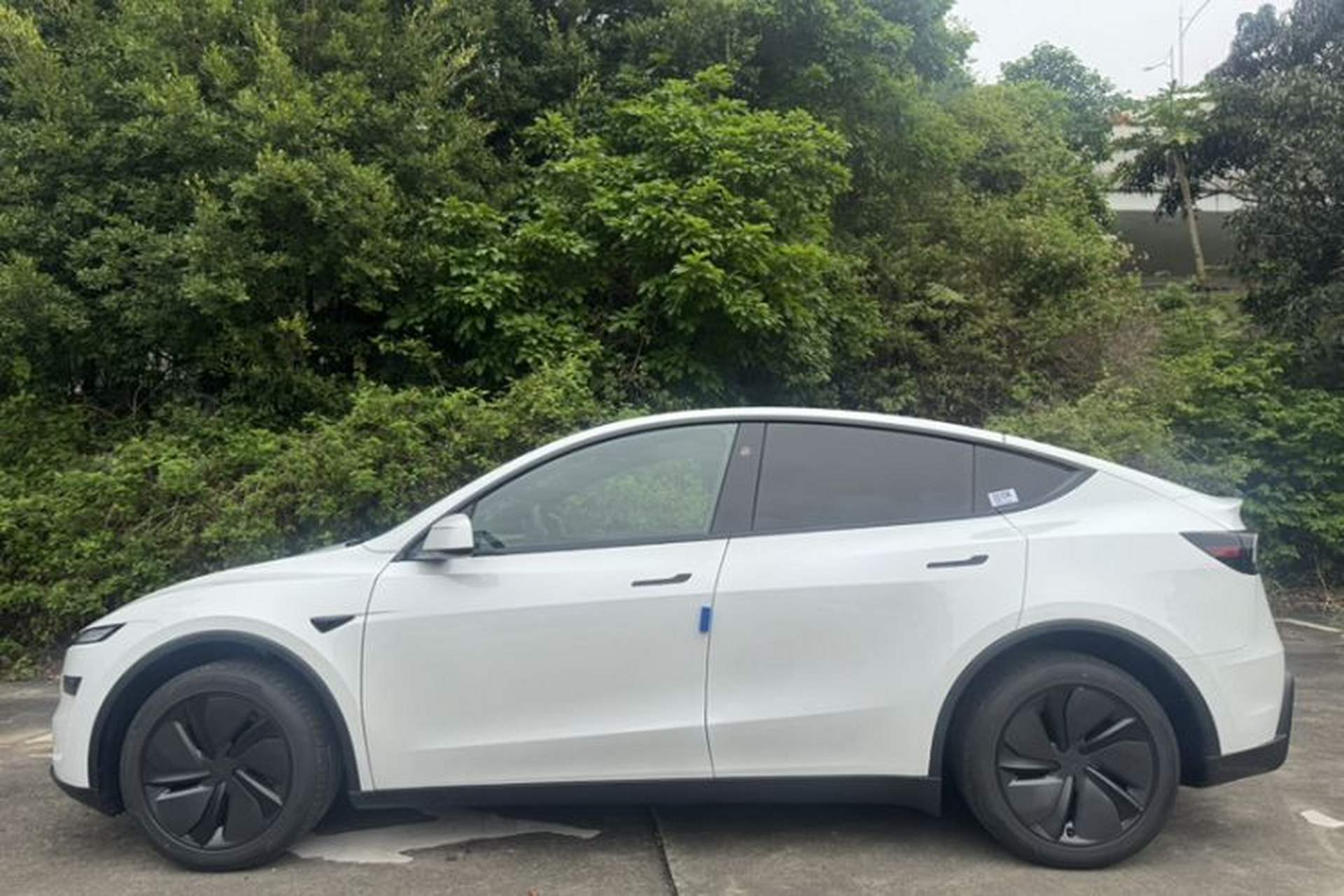 Used Tesla Model Y 2026 Model Long-Range Rear-Wheel-Drive Version Exterior 5