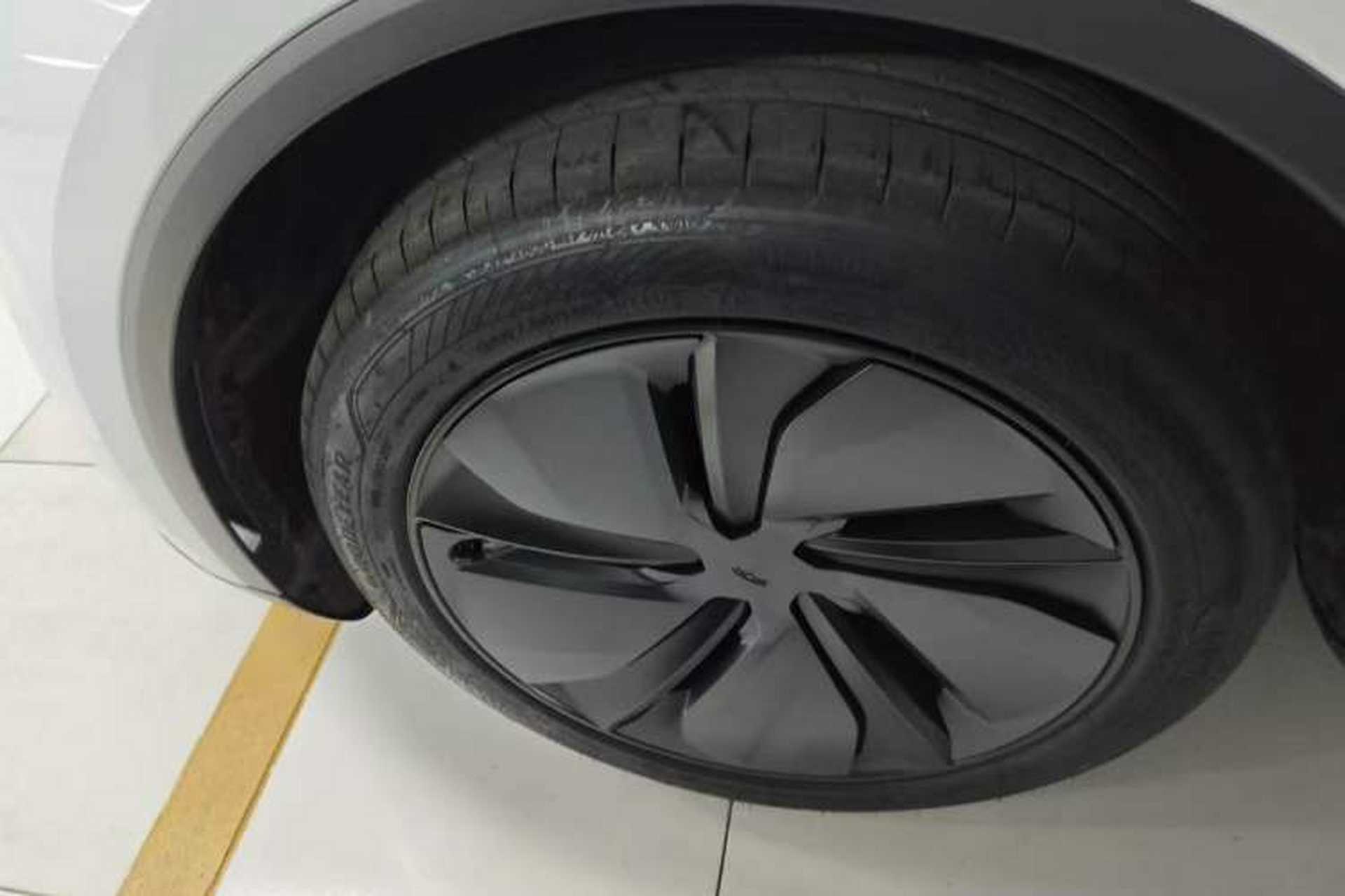Used Tesla Model Y 2026 Rear-Drive Model Exterior 5
