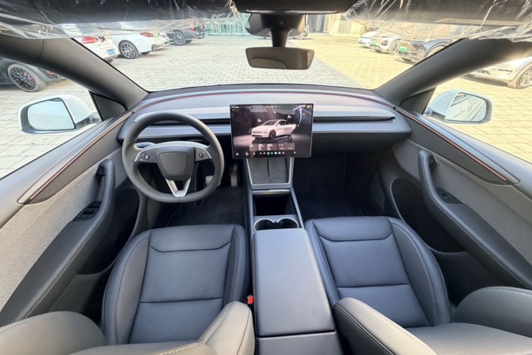 Used Tesla Model Y 2026 Rear-Drive Model Exterior 6