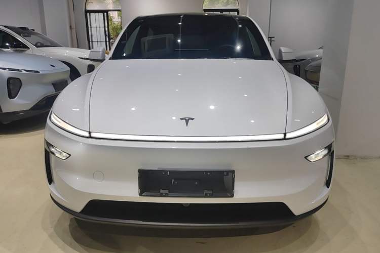 Used Tesla Model Y 2026 Rear-Drive Model Front