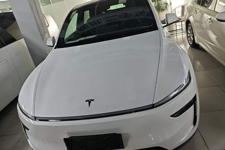 Used Tesla Model Y 2026 Rear-Drive Model Front