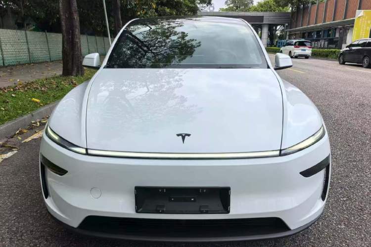 Used Tesla Model Y 2026 Rear-Drive Model Front
