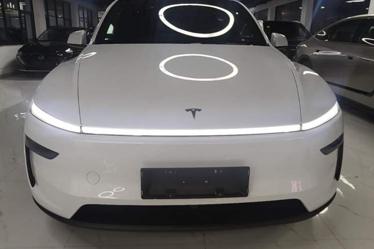 Used Tesla Model Y 2026 Rear-Drive Model Front