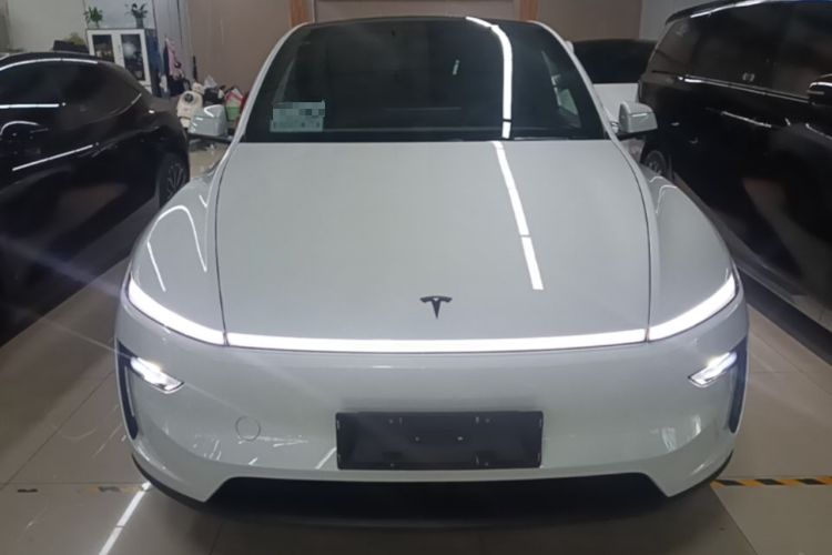 Used Tesla Model Y 2026 Rear-Drive Model Front