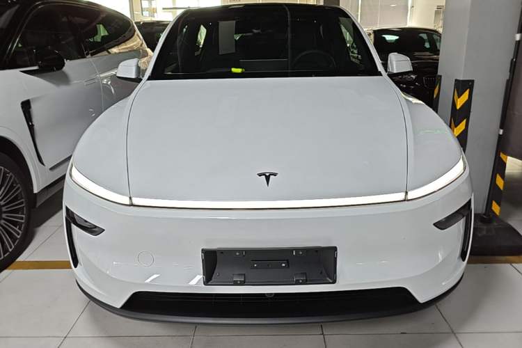 Used Tesla Model Y 2026 Rear-Drive Model Front