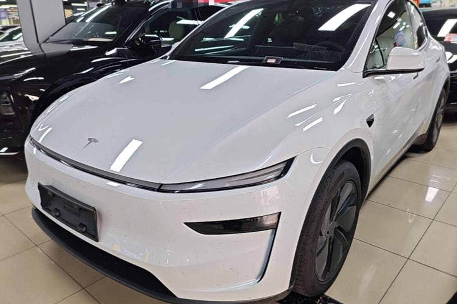 Used Tesla Model Y 2026 Long-Range All-Wheel-Drive Model Front Left 45 Deg