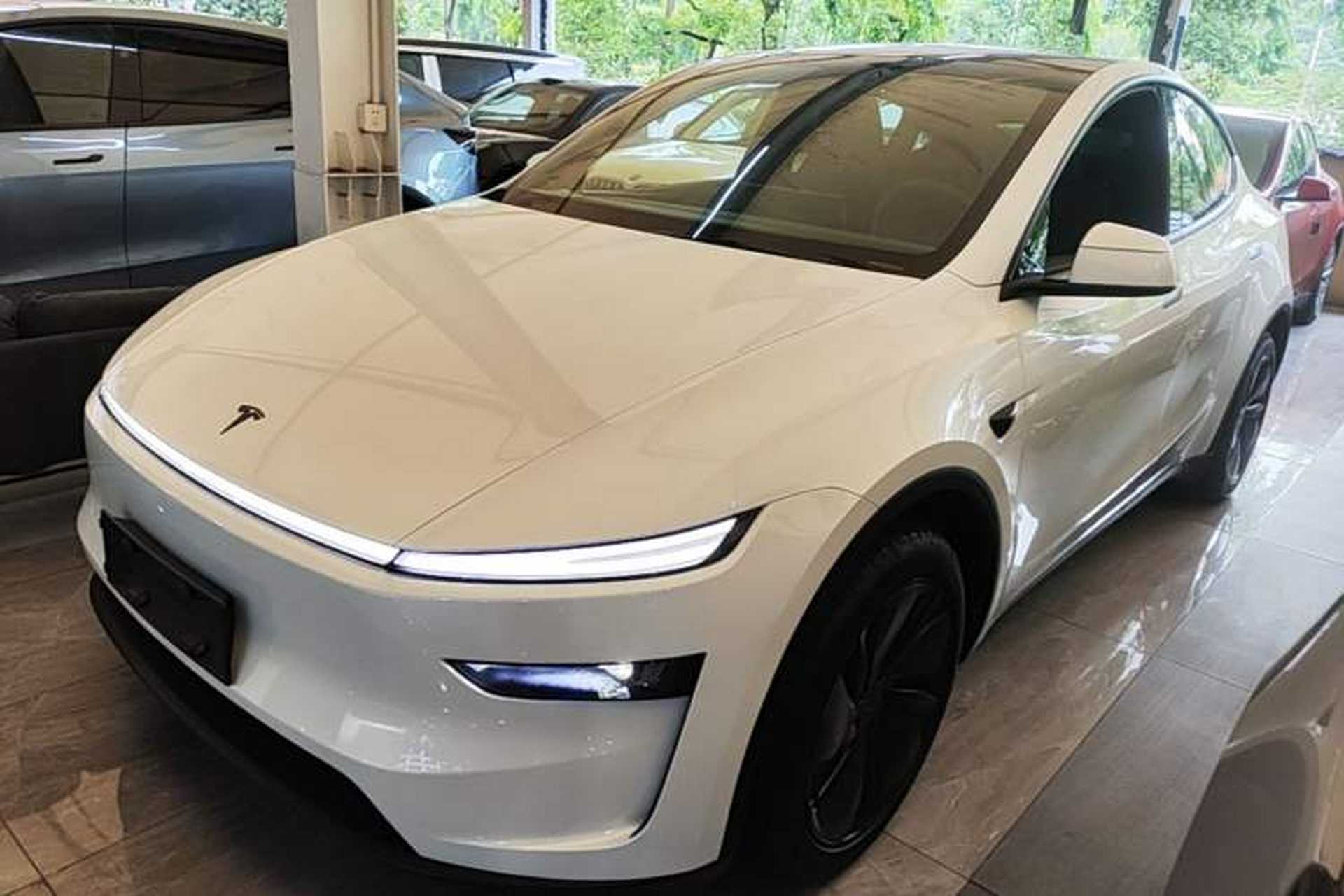 Used Tesla Model Y 2026 Rear-Drive Model Front Left 45 Deg
