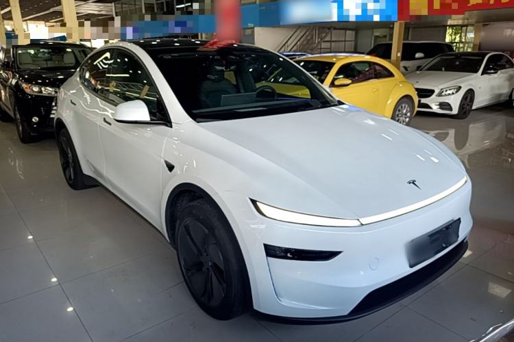 Used Tesla Model Y 2026 Facelifted Long-Range Rear-Drive Model Front Right 45 Deg