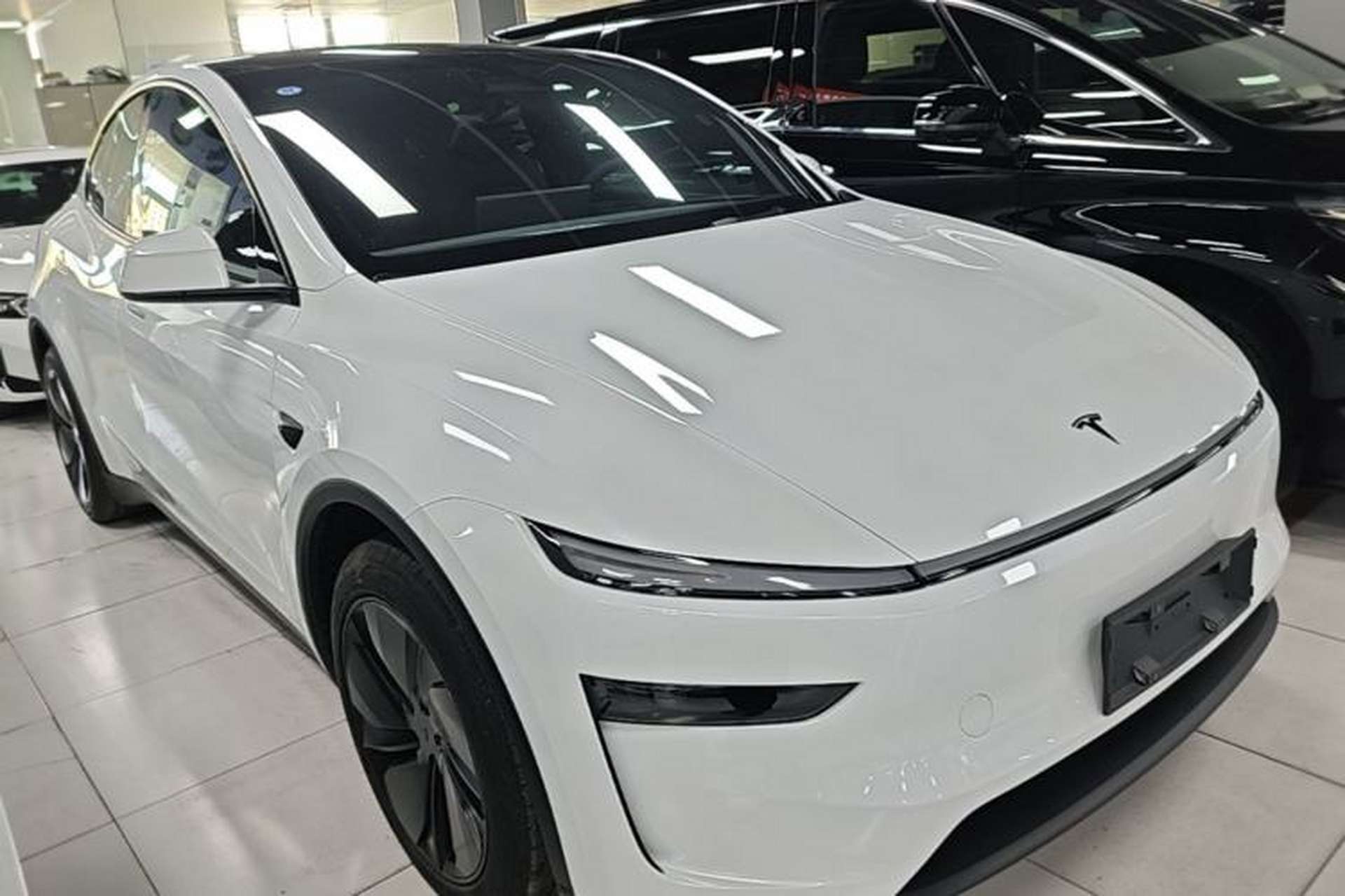 Used Tesla Model Y 2026 Rear-Drive Model Front Right 45 Deg