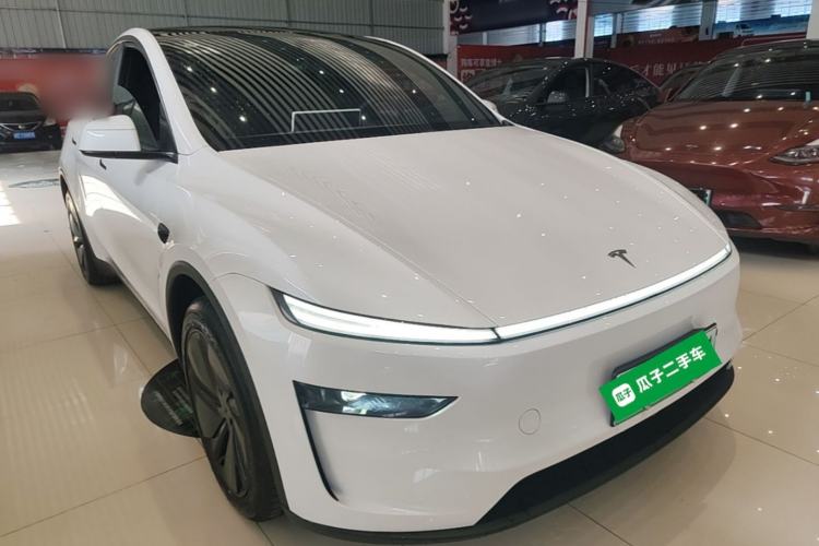 Used Tesla Model Y 2026 Rear-Drive Model Front Right 45 Deg