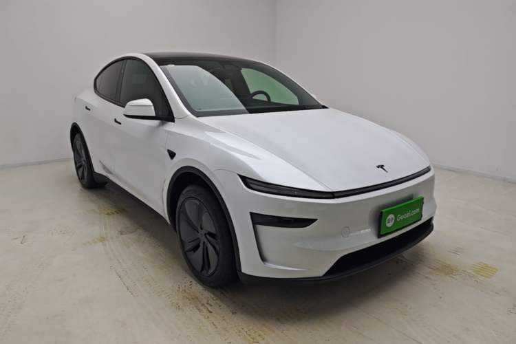 Used Tesla Model Y 2026 Rear-Drive Model Front Right 45 Deg