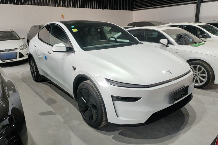 Used Tesla Model Y 2026 Facelifted Long-Range Rear-Drive Model Front Right 45 Deg