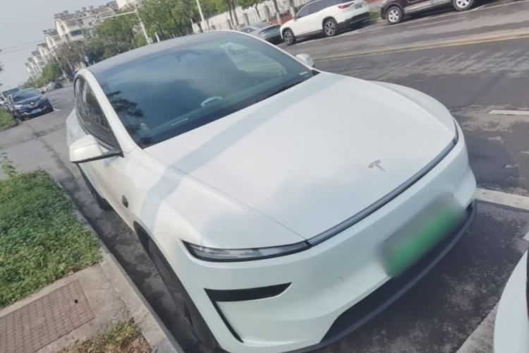 Used Tesla Model Y 2026 Rear-Drive Model Front Right 45 Deg