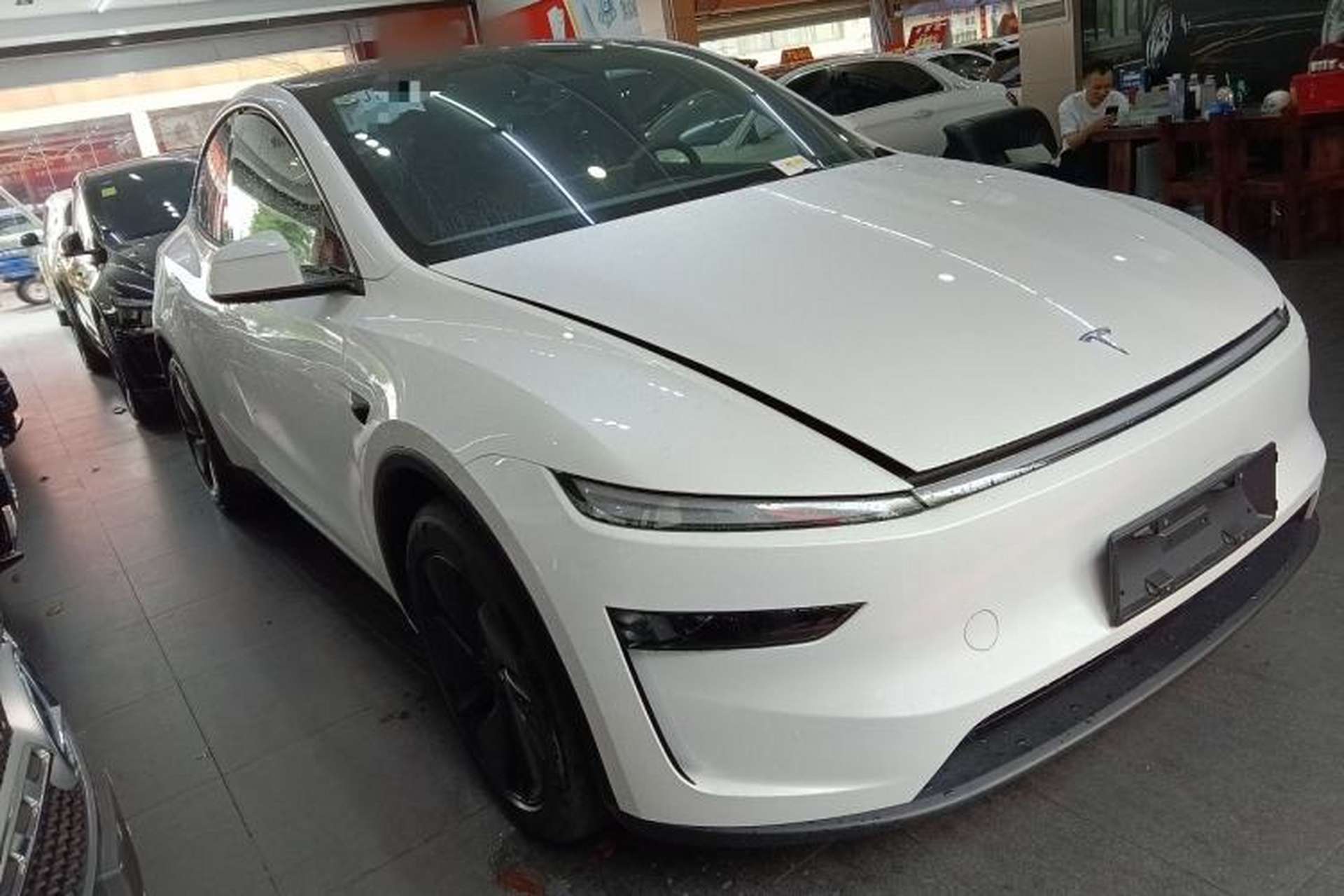Used Tesla Model Y 2026 Long-Range All-Wheel-Drive Model Front Right 45 Deg