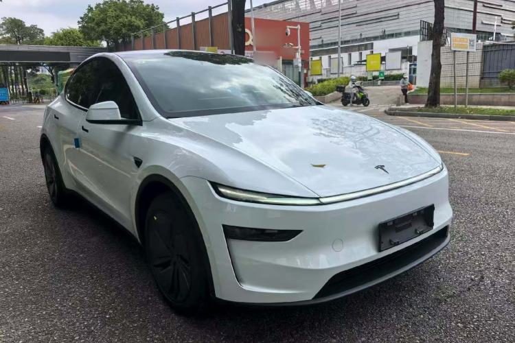 Used Tesla Model Y 2026 Rear-Drive Model Front Right 45 Deg