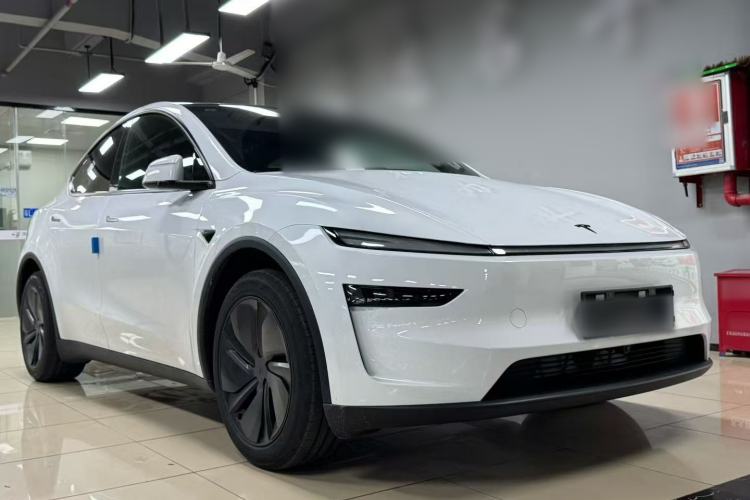 Used Tesla Model Y 2026 Rear-Drive Model Front Right 45 Deg