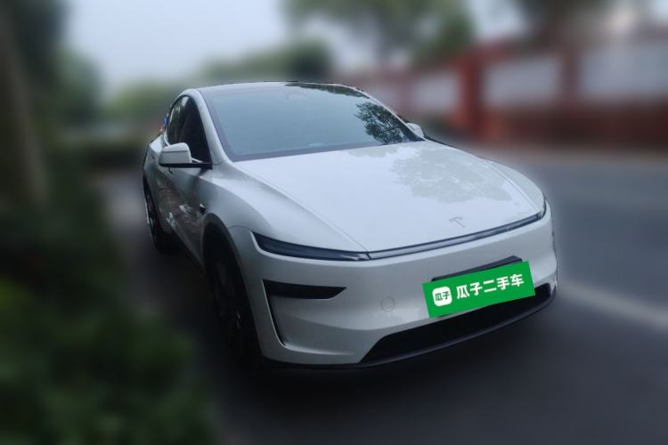 Used Tesla Model Y 2026 Rear-Drive Model Front Right 45 Deg