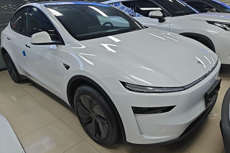 Used Tesla Model Y 2026 Rear-Drive Model Front Right 45 Deg