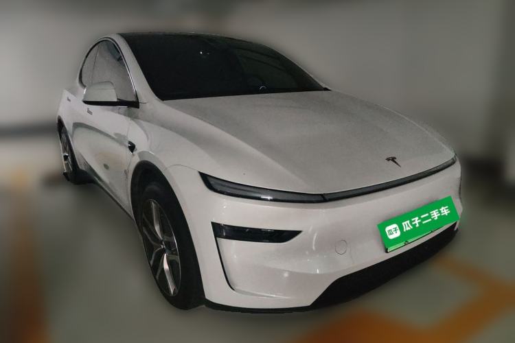 Used Tesla Model Y 2026 Rear-Drive Model Front Right 45 Deg
