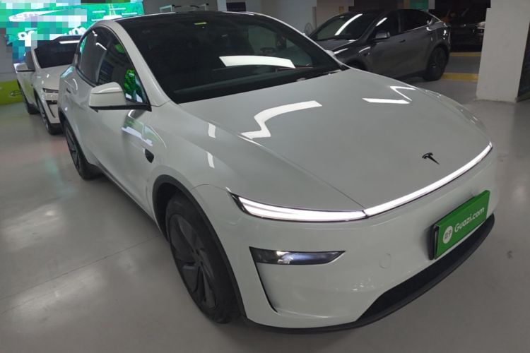 Used Tesla Model Y 2026 Rear-Drive Model Front Right 45 Deg