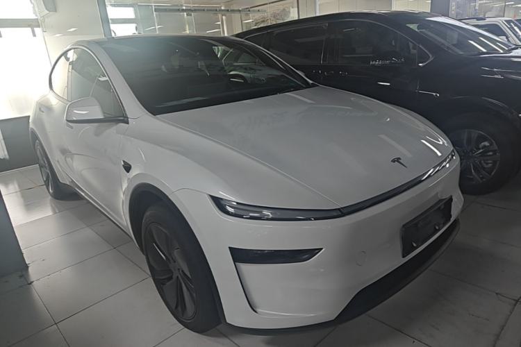 Used Tesla Model Y 2026 Rear-Drive Model Front Right 45 Deg