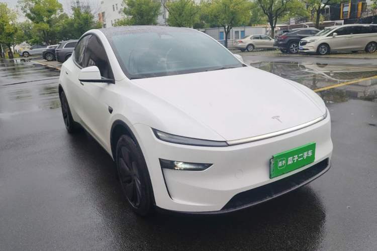 Used Tesla Model Y 2026 Model Long-Range Rear-Wheel-Drive Version Front Right 45 Deg