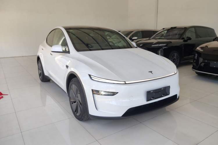 Used Tesla Model Y 2026 Long-Range All-Wheel-Drive Model Front Right 45 Deg