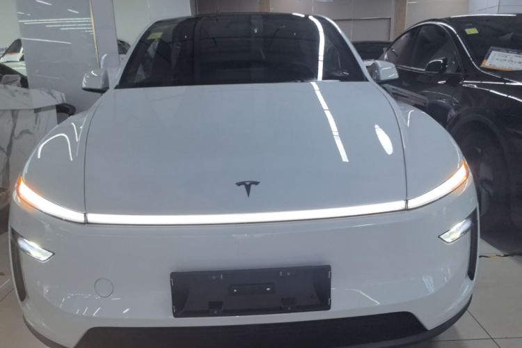 Used Tesla Model Y 2026 Rear-Drive Model Front