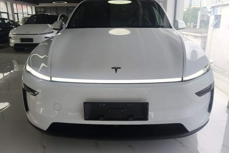 Used Tesla Model Y 2026 Rear-Drive Model Front
