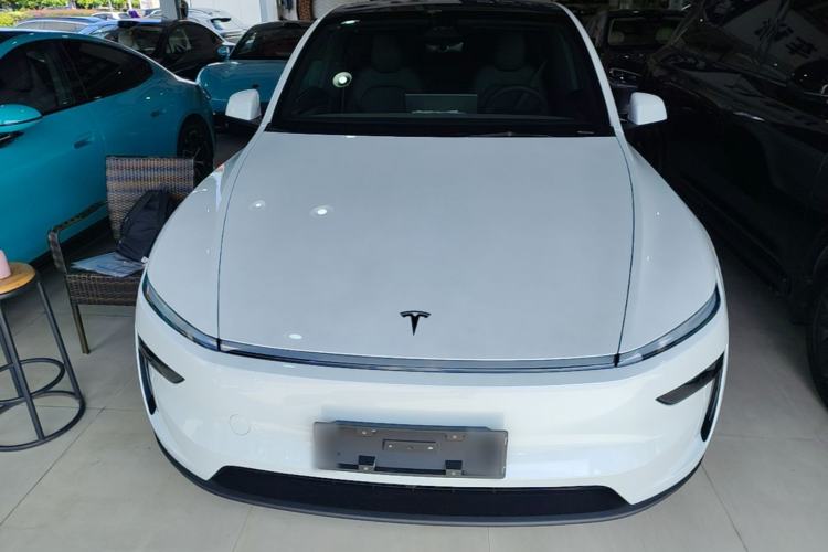 Used Tesla Model Y 2026 Long-Range All-Wheel-Drive Model Front