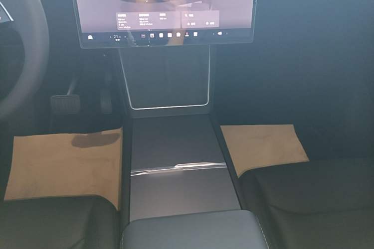 Used Tesla Model Y 2026 Facelifted Long-Range Rear-Drive Model Gear Lever