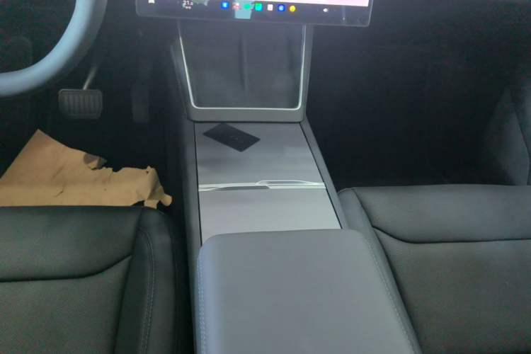 Used Tesla Model Y 2026 Facelifted Long-Range Rear-Drive Model Gear Lever
