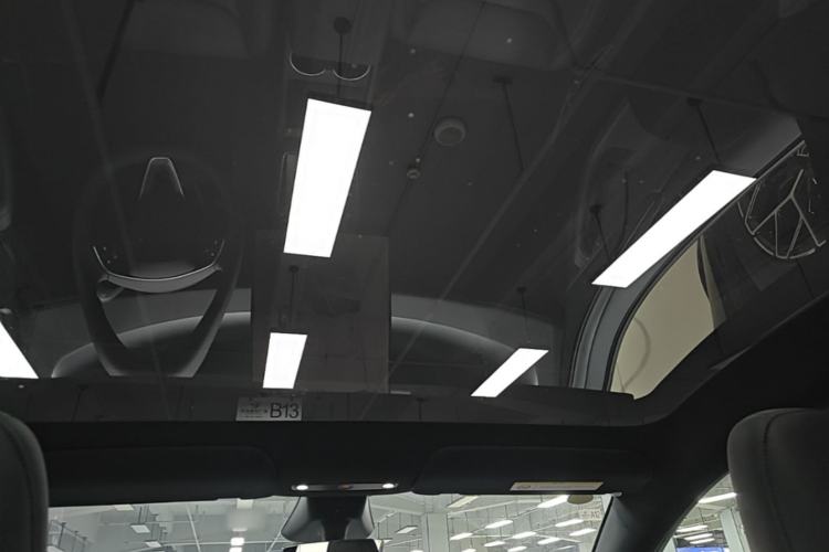 Used Tesla Model Y 2026 Rear-Drive Model Headliner